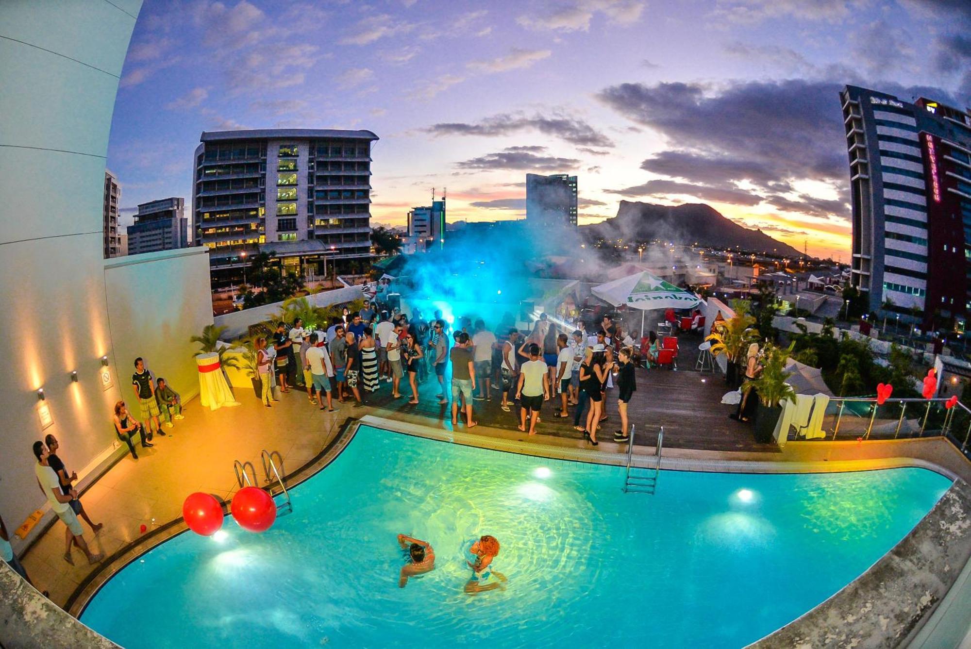 Hennessy Park Hotel Quatre Bornes Exterior photo